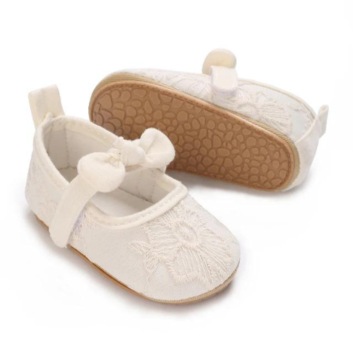 White Lace Bow Fringe Baby Moccasins - Stylish Rubber Soled Princess Shoes for Infants