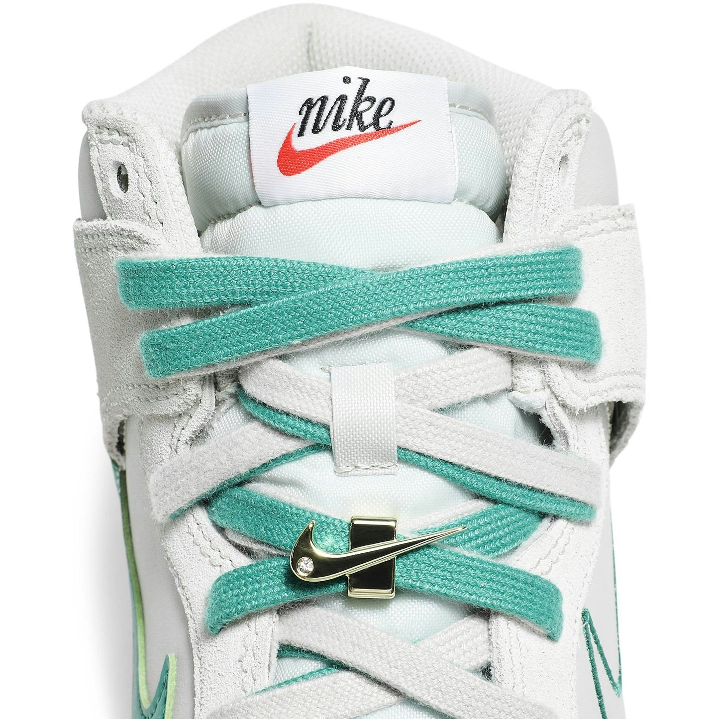 (Grade School) Nike Dunk High SE First Use Pack – Green Noise DD0733-001