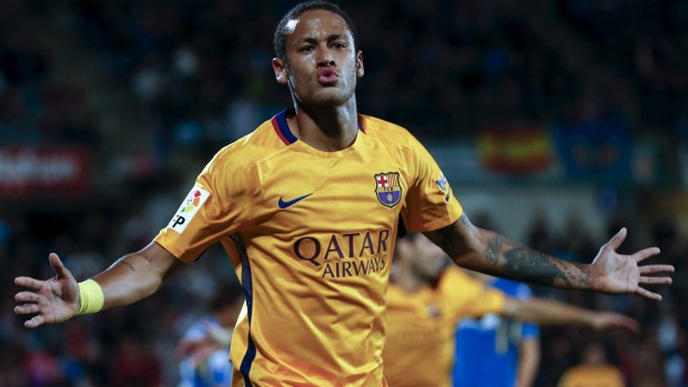Neymar signs new Barcelona deal