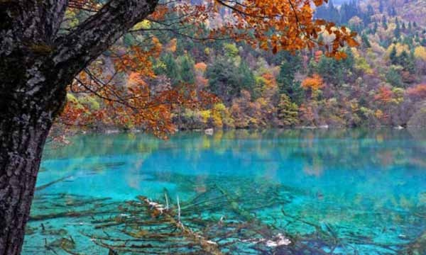 Top 10 Amazing Lakes In The World