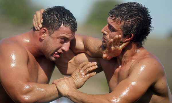 Top 10 Strangest Sports In The World - Unusual Sports