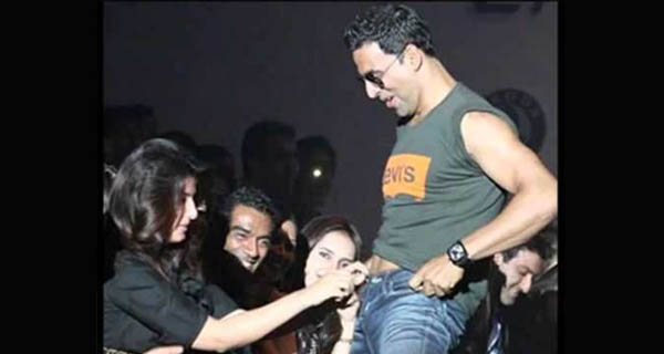 Top 10 Most Embarrassing Bollywood Photos
